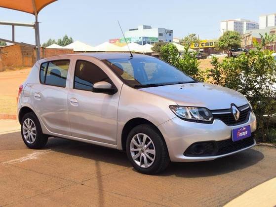 RENAULT SANDERO 1.6 16V SCE FLEX EXPRESSION MANUAL RENAULT SANDERO 1.6 16V SCE FLEX EXPRESSION MANUAL